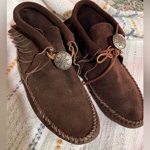Minnetonka Suede Fringe Moccasins